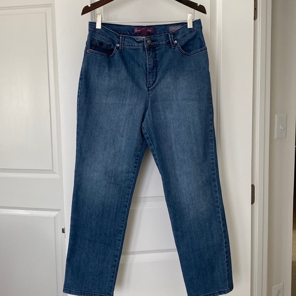 Gently Used Women’s Gloria Vanderbilt Jeans